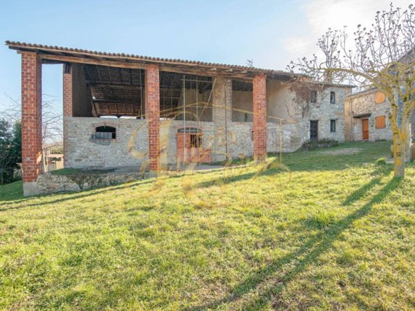 casa indipendente in vendita a Travo