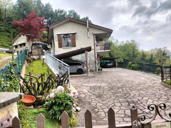 casa indipendente in vendita a Travo