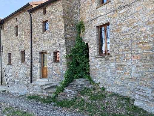casale in vendita a Travo in zona Cernusca