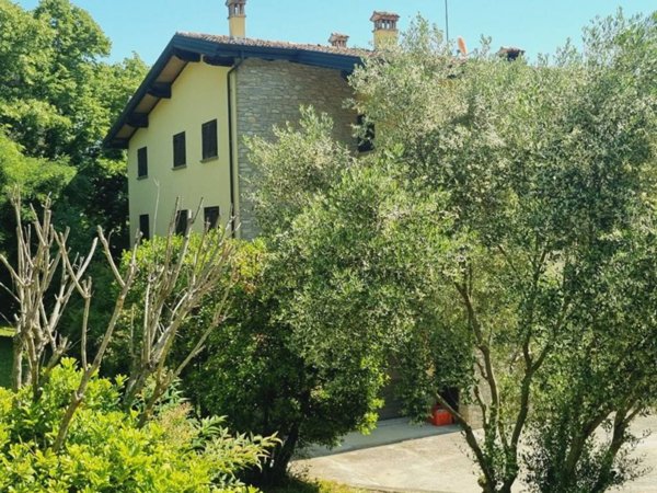 casa indipendente in vendita a Travo