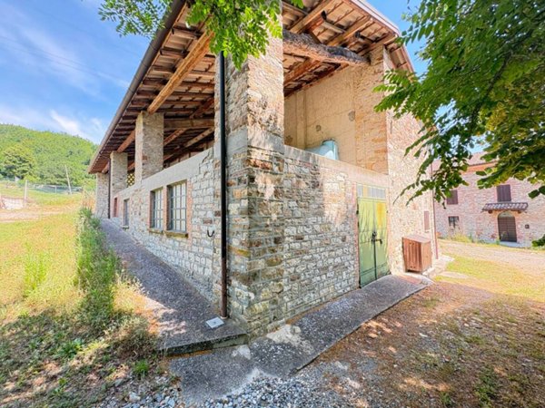 casa indipendente in vendita a Travo in zona Pigazzano