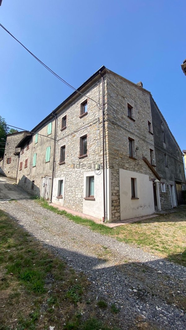 casa indipendente in vendita a Travo