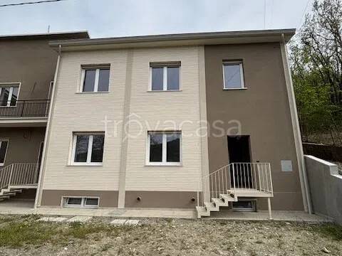casa indipendente in vendita a Travo