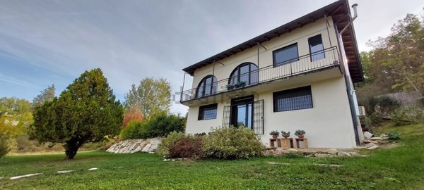 casa indipendente in vendita a Travo in zona Due Bandiere