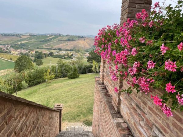 casa indipendente in vendita a Vernasca