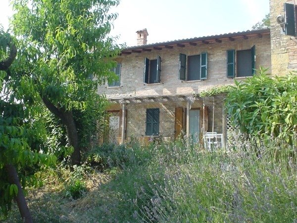 appartamento in vendita a Vernasca in zona Vigoleno