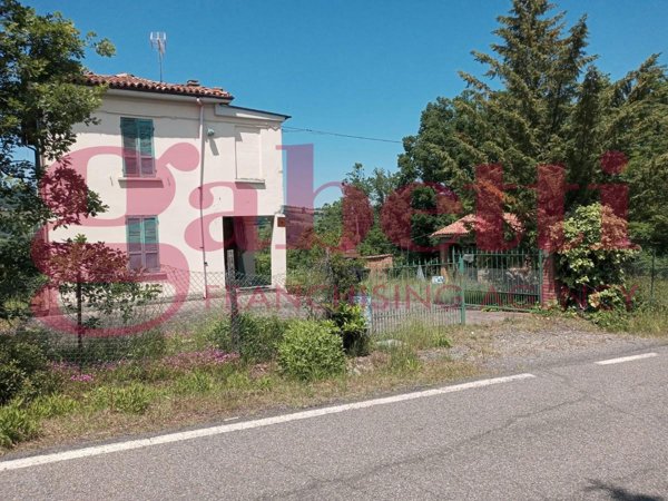 casa indipendente in vendita a Vernasca