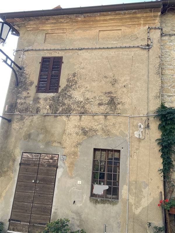villa in vendita a Vernasca in zona Vigoleno