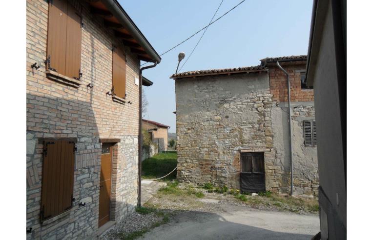 casa indipendente in vendita a Vernasca in zona Trinità