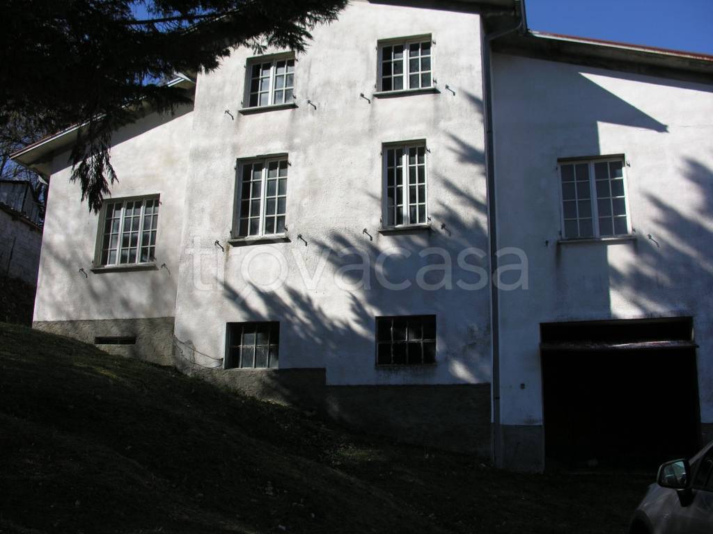 casa indipendente in vendita a Vernasca