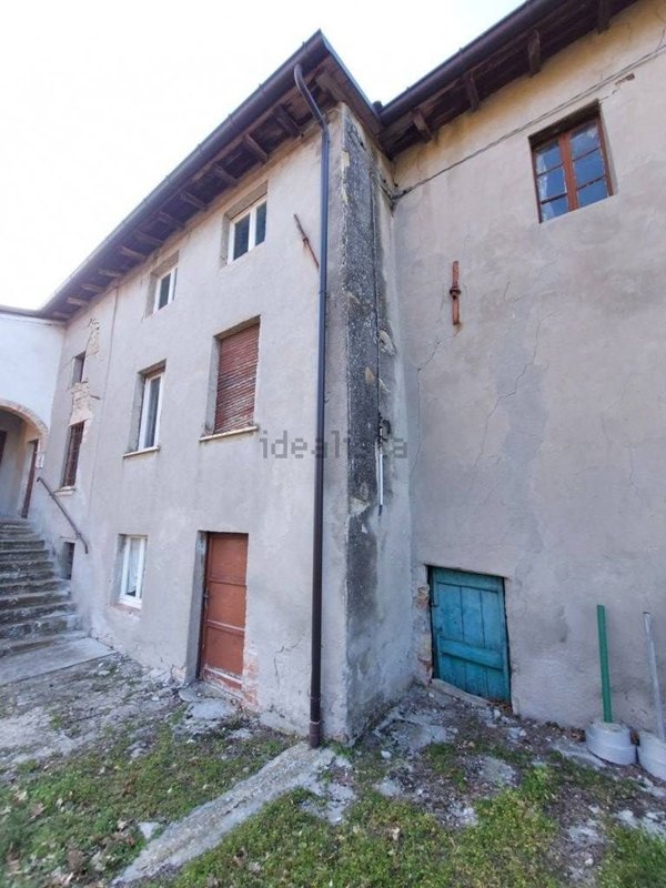 casa indipendente in vendita a Vernasca