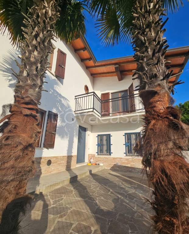 casa indipendente in vendita a Vernasca