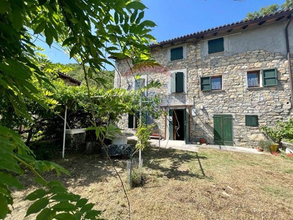 casa indipendente in vendita a Vernasca