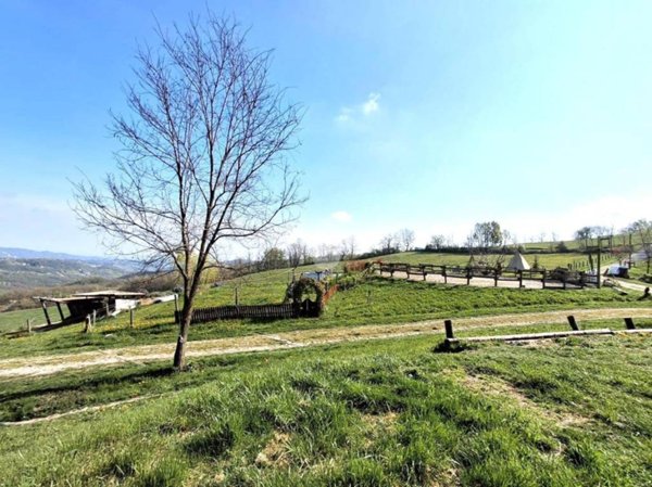 casa indipendente in vendita a Vernasca