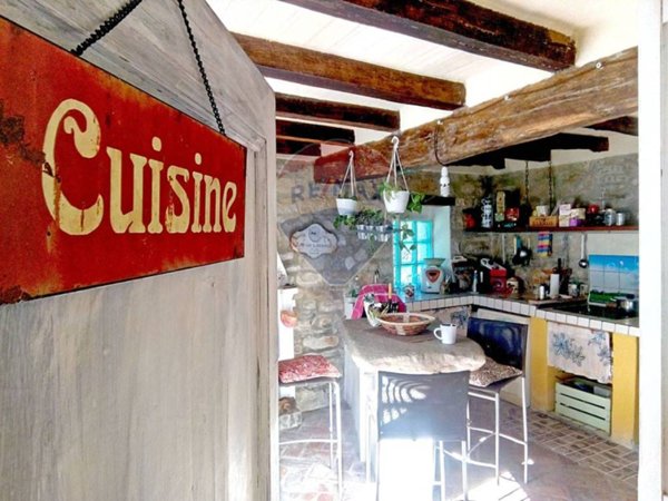 casa indipendente in vendita a Vernasca