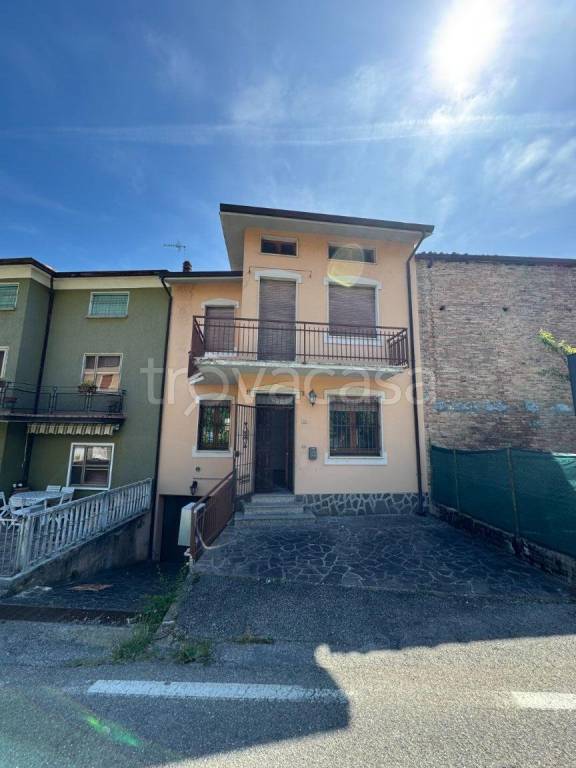 casa indipendente in vendita a Vernasca