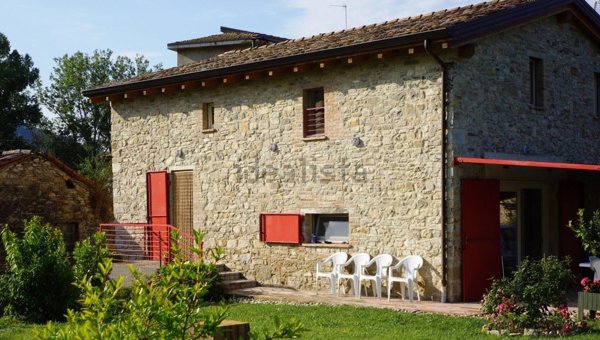 pentavano in vendita a Vernasca in zona Vigoleno