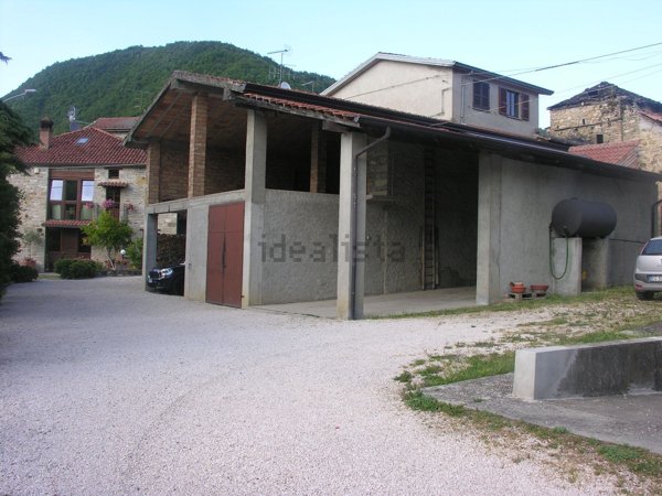 casale in vendita a Vernasca