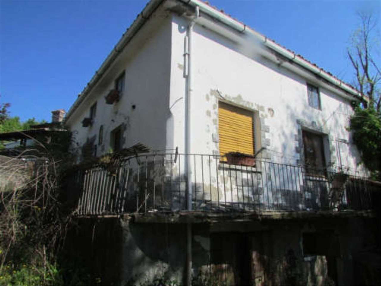 casa indipendente in vendita a Vernasca
