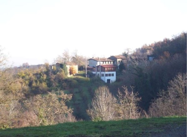 casa indipendente in vendita a Vernasca
