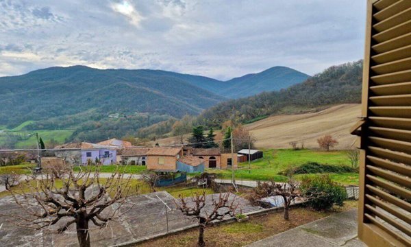 casa indipendente in vendita a Vernasca