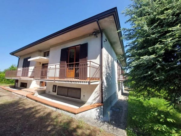 casa indipendente in vendita a Vernasca in zona Castelletto