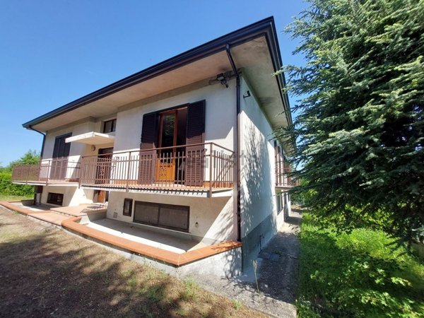casa indipendente in vendita a Vernasca in zona Castelletto