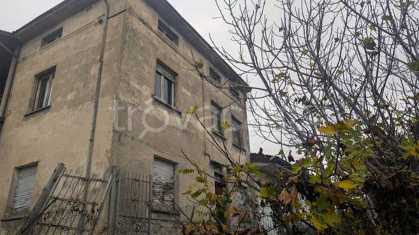 casa indipendente in vendita a Vernasca