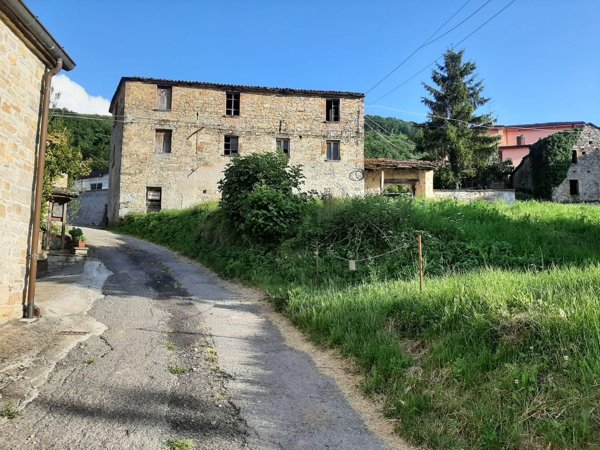 casale in vendita a Vernasca