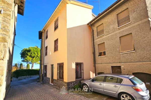 casa indipendente in vendita a Vernasca