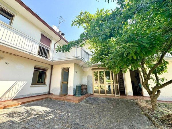 casa indipendente in vendita a Vernasca