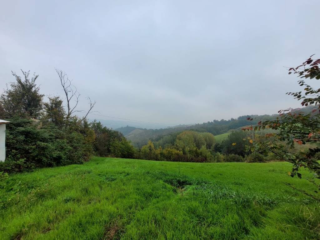 casa indipendente in vendita a Vernasca in zona Vigoleno