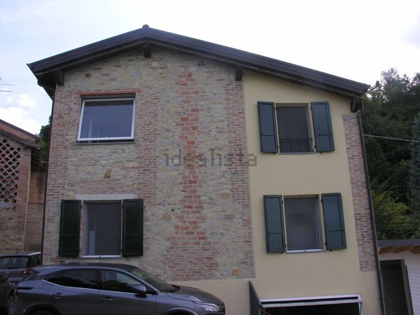 casa indipendente in vendita a Vernasca