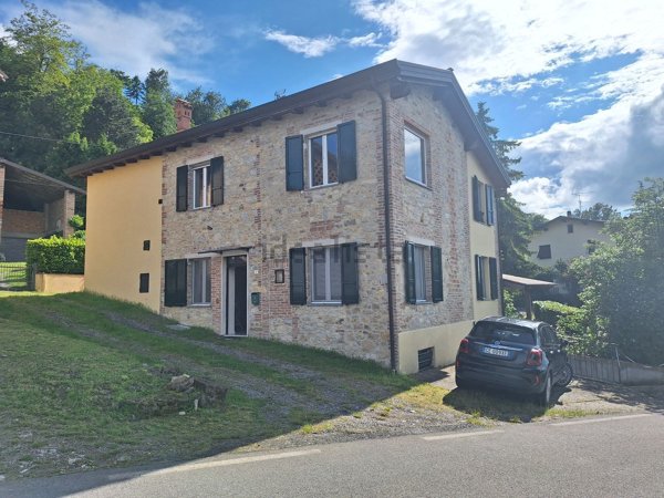 casa indipendente in vendita a Vernasca