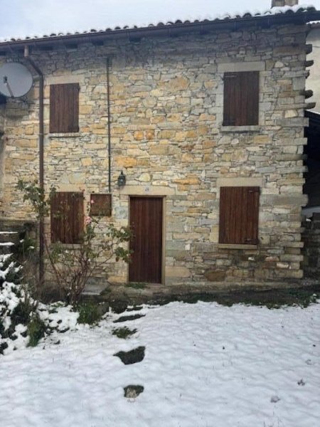 casa indipendente in vendita a Vernasca in zona Settesorelle