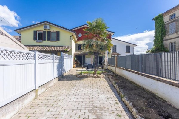 casa indipendente in vendita a Vernasca