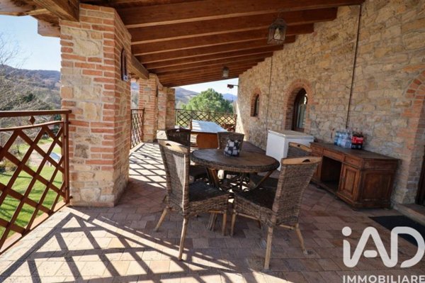 casa indipendente in vendita a Vernasca in zona Vigoleno