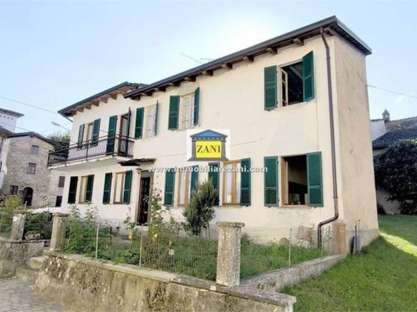 casa indipendente in vendita a Vernasca