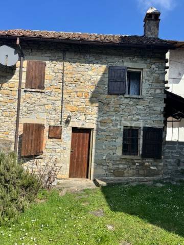 casa indipendente in vendita a Vernasca in zona Settesorelle