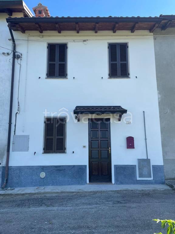 casa indipendente in vendita a Vernasca in zona Vigoleno