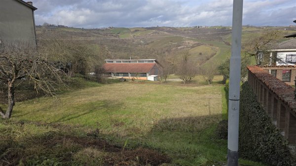 casa indipendente in vendita a Vernasca in zona Vigoleno