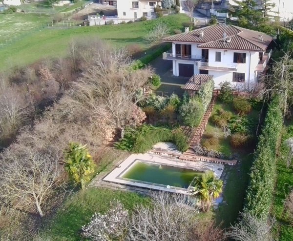 casa indipendente in vendita a Vernasca in zona Mignano