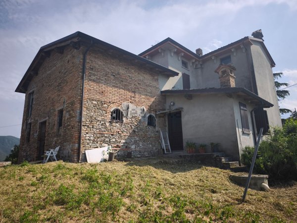 casa indipendente in vendita a Vernasca in zona Mignano