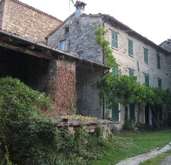 casale in vendita a Vernasca