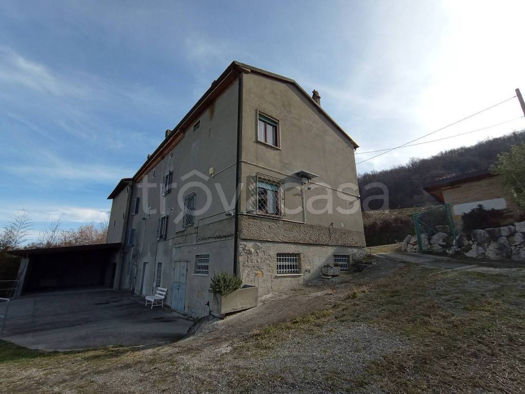 casa indipendente in vendita a Vernasca