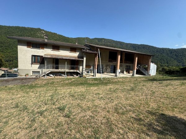 casa indipendente in vendita a Vernasca in zona Mignano