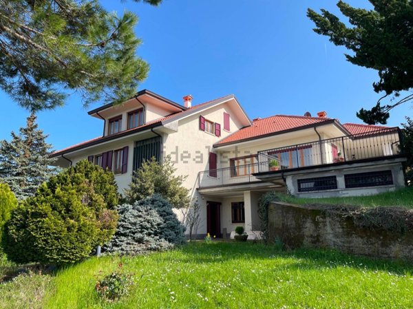 casa indipendente in vendita a Vernasca in zona Vigoleno