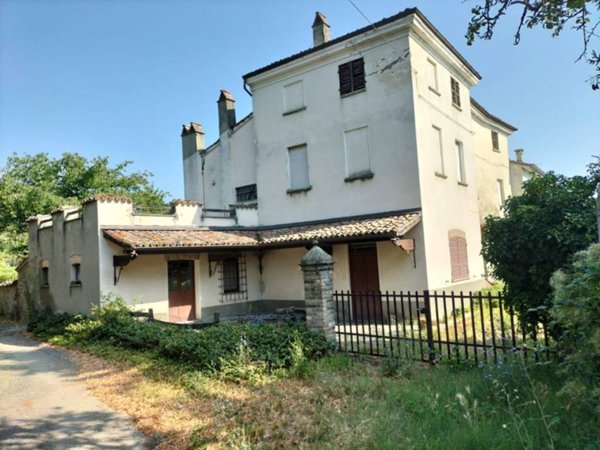 casa indipendente in vendita a Vigolzone in zona Carmiano