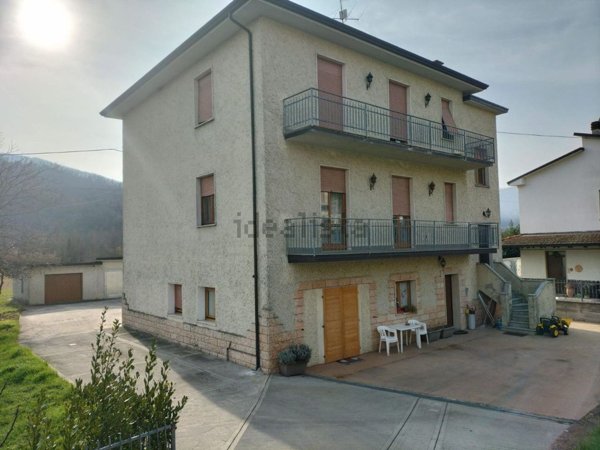 casa indipendente in vendita a Vigolzone in zona Carmiano