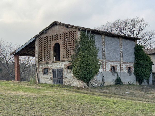 casa indipendente in vendita a Vigolzone in zona Veano